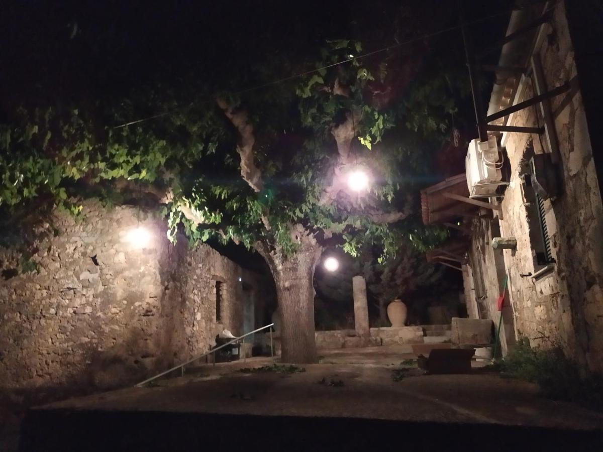 Vila Liotrivi Olive Press Volímai Exteriér fotografie